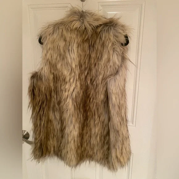 Grace & Lace Faux Fur Vest - Picture 3 of 3